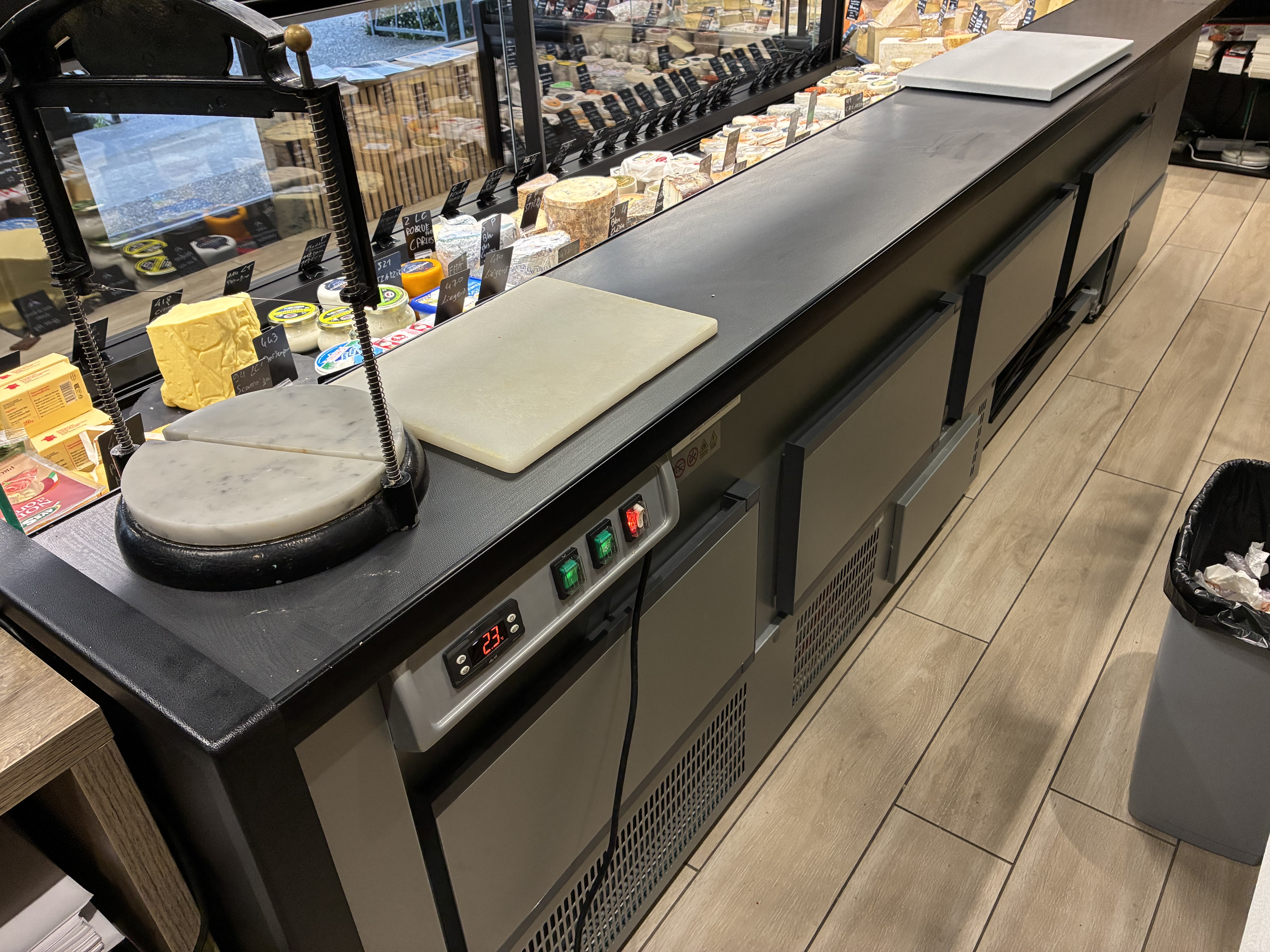 Photo plan de travail de la vitrine